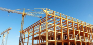 Estruturas Pré-Fabricadas: Definição e Contexto As estruturas pré-fabricadas são componentes de construção que são produzidos em fábricas e montados no local da obra. Esse método de construção tem ganhado destaque por sua eficiência e velocidade, permitindo que projetos sejam finalizados em menos te