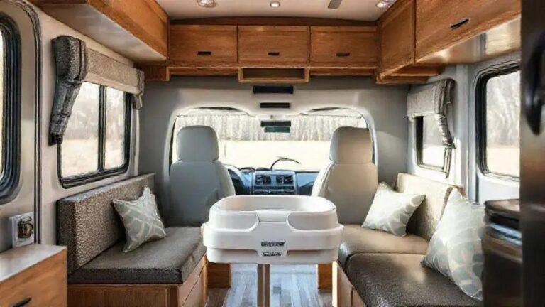 Os Melhores Assentos para Crianças em Vida de RV: Praticidade e Limpeza